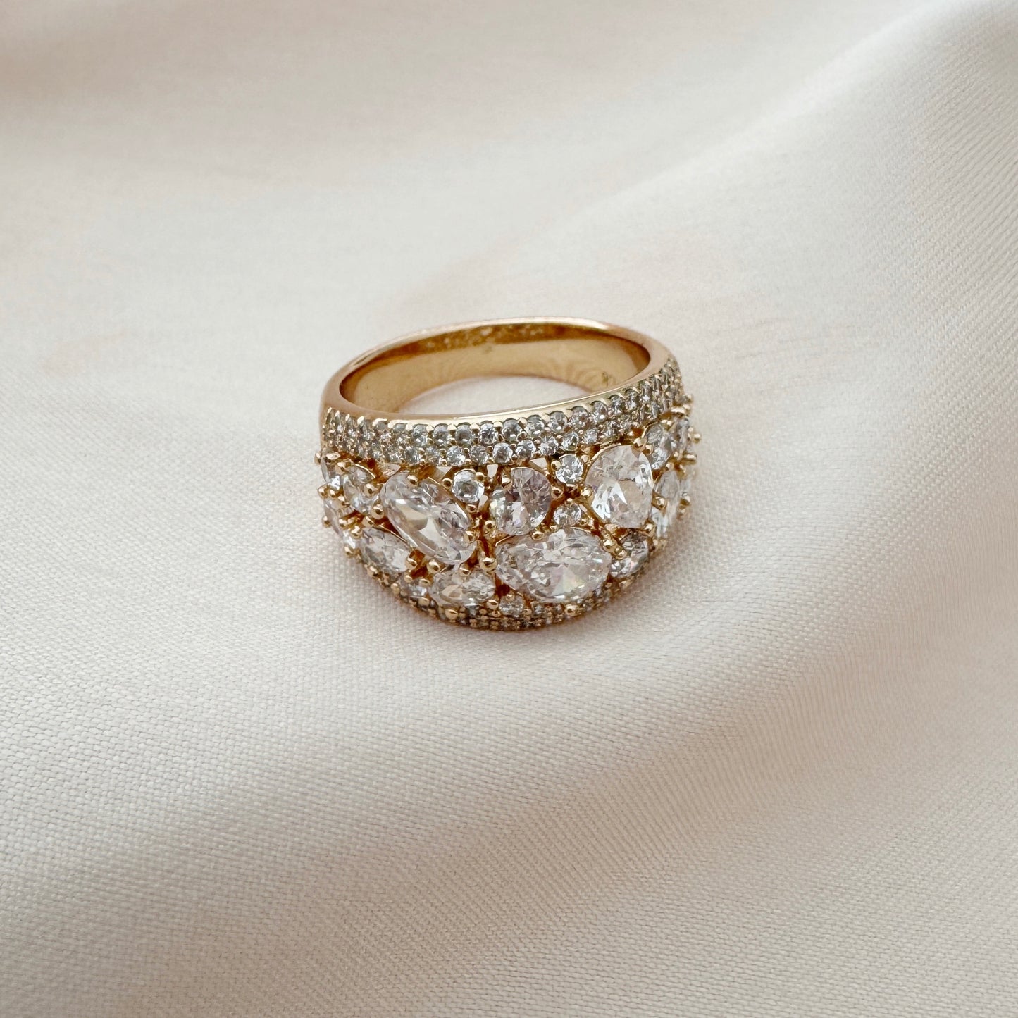 Adela Ring