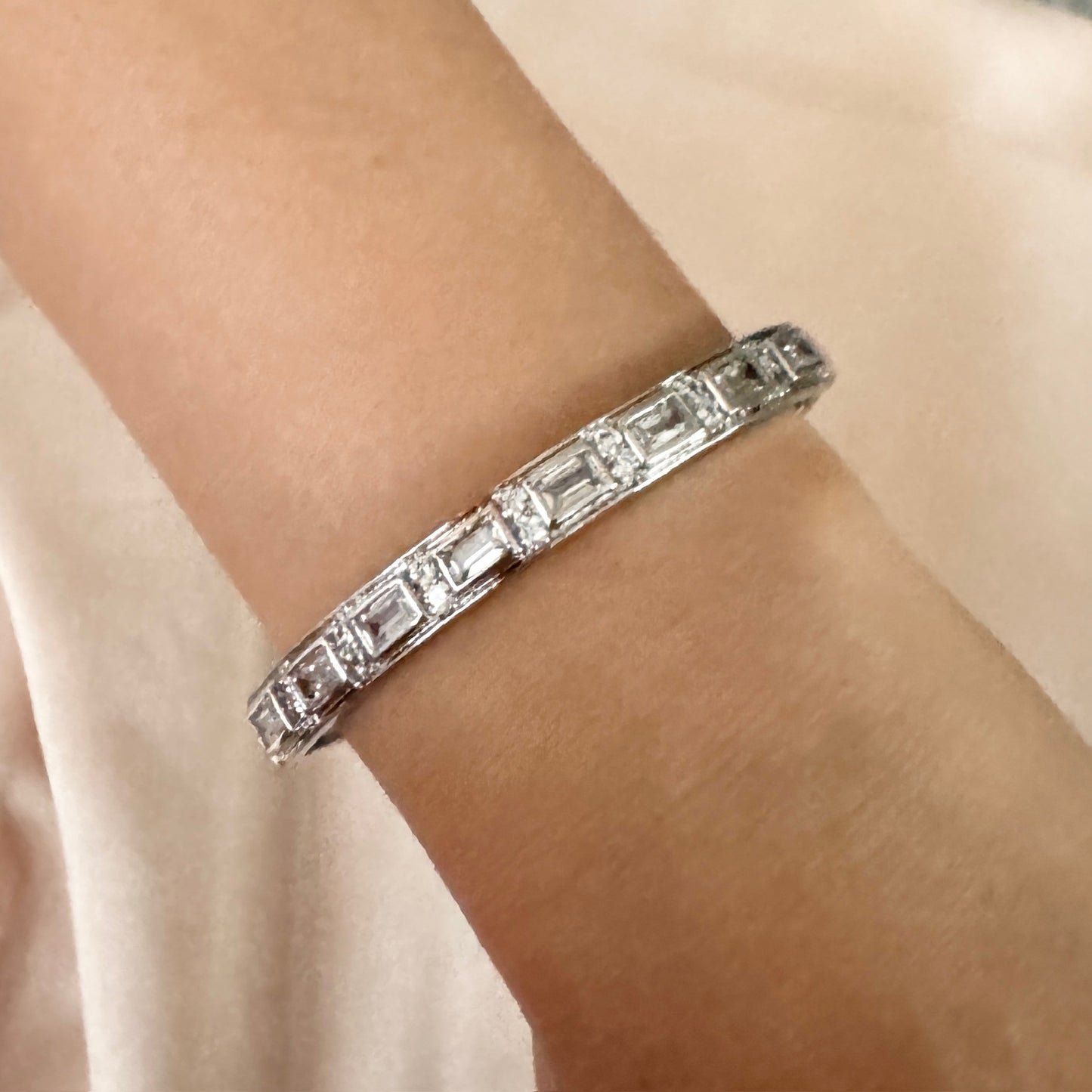 Eloise Bangle