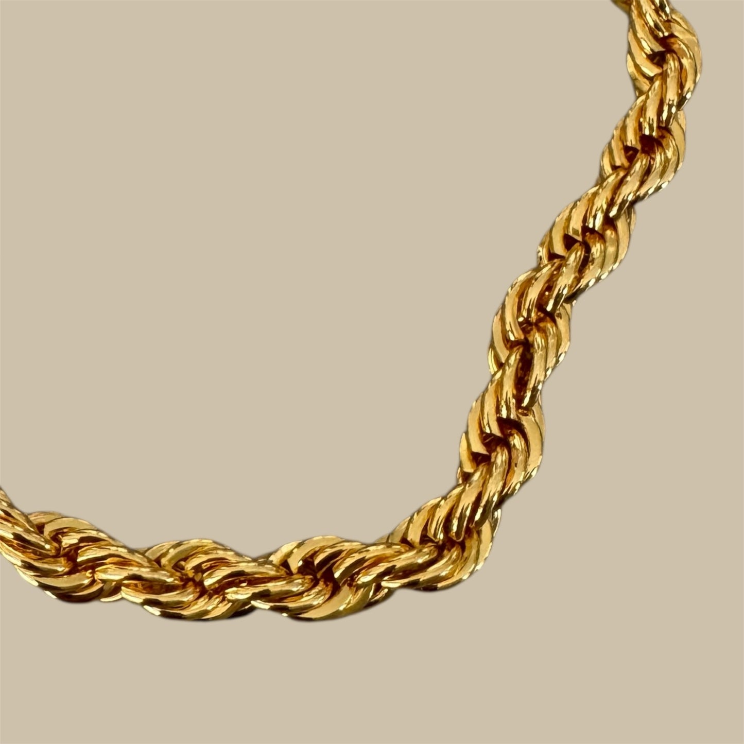 Leona Necklace